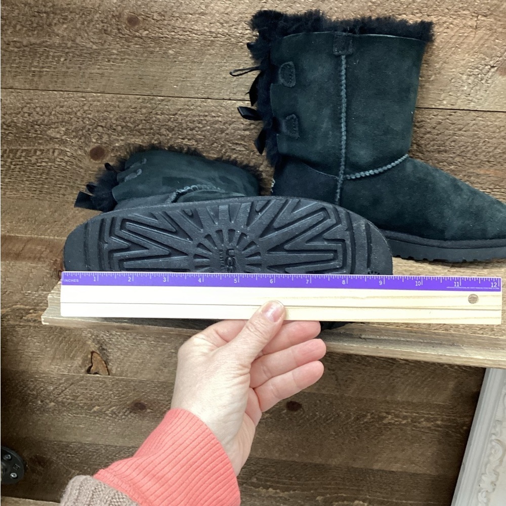 UGG Bailey Bow Black Suede Shearling Boots | Kids 3Y (Estimated) - Picture 7 of 8